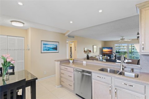 Condo in Dania Beach, Florida, 2 bedrooms  № 1970758 - photo 6