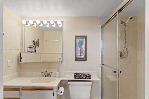 Condo in Dania Beach, Florida, 2 bedrooms  № 1970758 - photo 30