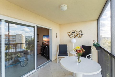 Condo in Dania Beach, Florida, 2 bedrooms  № 1970758 - photo 17