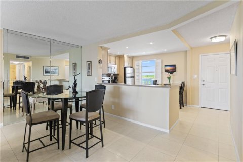 Condo in Dania Beach, Florida, 2 bedrooms  № 1970758 - photo 8
