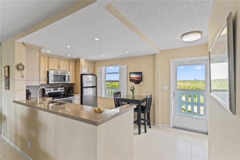 Condo in Dania Beach, Florida, 2 bedrooms  № 1970758 - photo 2