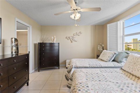 Condo in Dania Beach, Florida, 2 bedrooms  № 1970758 - photo 27