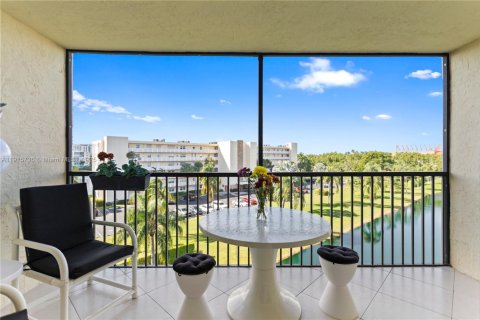 Condo in Dania Beach, Florida, 2 bedrooms  № 1970758 - photo 18