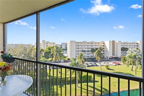 Condo in Dania Beach, Florida, 2 bedrooms  № 1970758 - photo 22