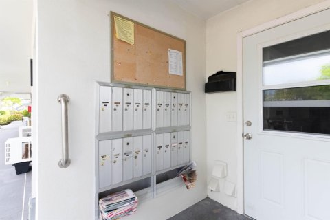Condo in West Palm Beach, Florida, 1 bedroom  № 1177153 - photo 1