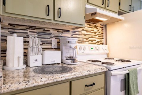 Condo in Saint Petersburg, Florida, 2 bedrooms  № 2204226 - photo 9