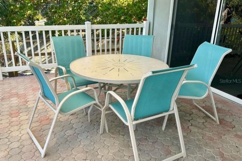 Condo in Saint Petersburg, Florida, 2 bedrooms  № 2204226 - photo 26