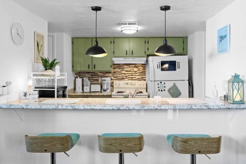 Condo in Saint Petersburg, Florida, 2 bedrooms  № 2204226 - photo 8
