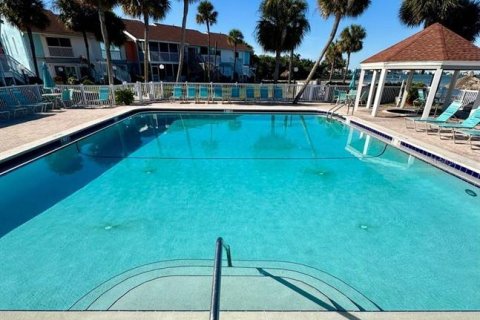 Condo in Saint Petersburg, Florida, 2 bedrooms  № 2204226 - photo 28