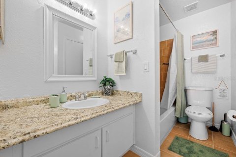 Condo in Saint Petersburg, Florida, 2 bedrooms  № 2204226 - photo 13