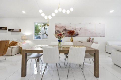 Touwnhouse à louer à Doral, Floride: 3 chambres, 221.01 m2 № 1955396 - photo 10