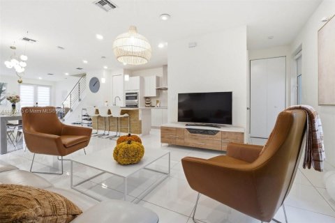 Touwnhouse à louer à Doral, Floride: 3 chambres, 221.01 m2 № 1955396 - photo 17