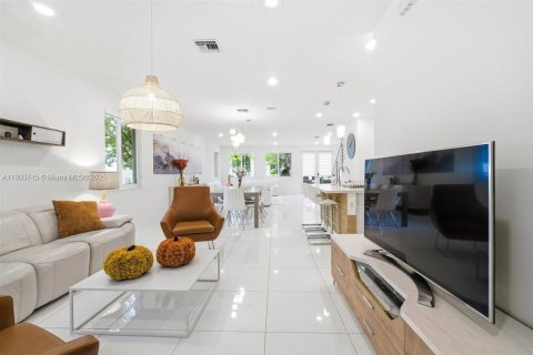 Touwnhouse à louer à Doral, Floride: 3 chambres, 221.01 m2 № 1955396 - photo 18