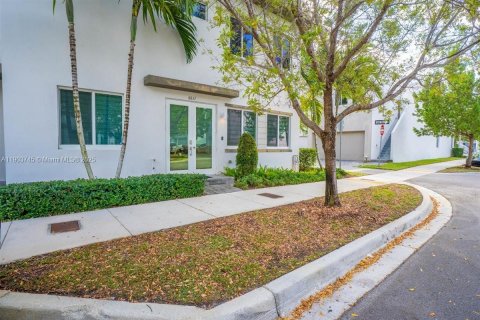 Touwnhouse à louer à Doral, Floride: 3 chambres, 221.01 m2 № 1955396 - photo 3