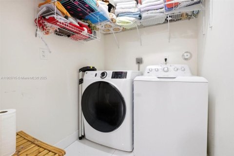 Touwnhouse à louer à Doral, Floride: 3 chambres, 221.01 m2 № 1955396 - photo 29