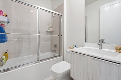 Touwnhouse à louer à Doral, Floride: 3 chambres, 221.01 m2 № 1955396 - photo 25