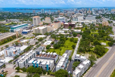Townhouse in Sarasota, Florida 2 bedrooms, 181.16 sq.m. № 1821176 - photo 8