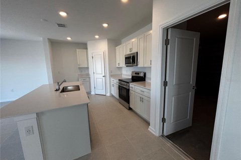 Villa ou maison à louer à Kissimmee, Floride: 4 chambres, 174.56 m2 № 2113732 - photo 14