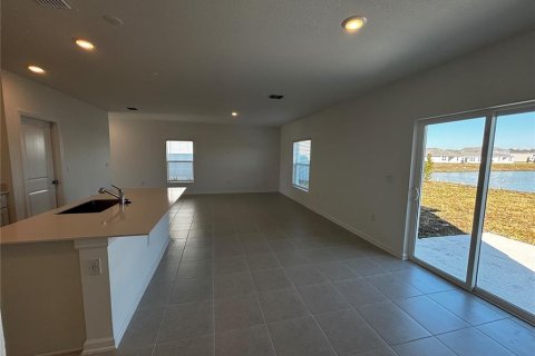 Villa ou maison à louer à Kissimmee, Floride: 4 chambres, 174.56 m2 № 2113732 - photo 3