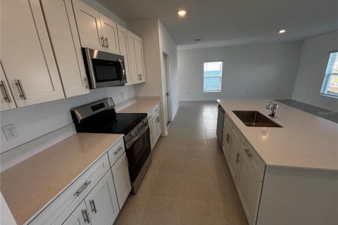 Villa ou maison à louer à Kissimmee, Floride: 4 chambres, 174.56 m2 № 2113732 - photo 12