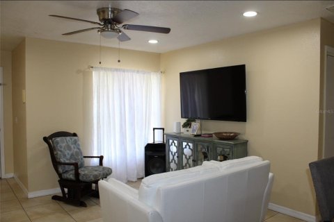 Villa ou maison à vendre à Kissimmee, Floride: 3 chambres, 104.05 m2 № 1565494 - photo 2