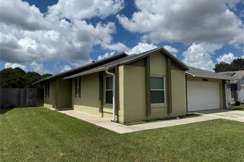 Casa en venta en Orlando, Florida, 2 dormitorios, 124.77 m2 № 1916689 - foto 1