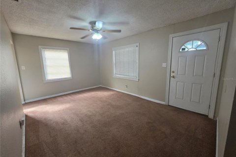 Villa ou maison à louer à Tampa, Floride: 3 chambres, 93.37 m2 № 2425387 - photo 6