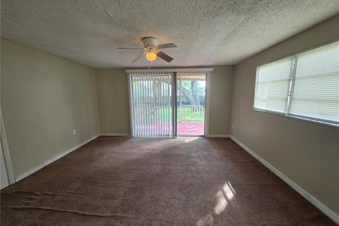 Villa ou maison à louer à Tampa, Floride: 3 chambres, 93.37 m2 № 2425387 - photo 14