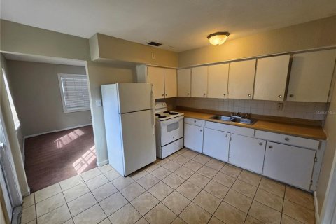 Villa ou maison à louer à Tampa, Floride: 3 chambres, 93.37 m2 № 2425387 - photo 13