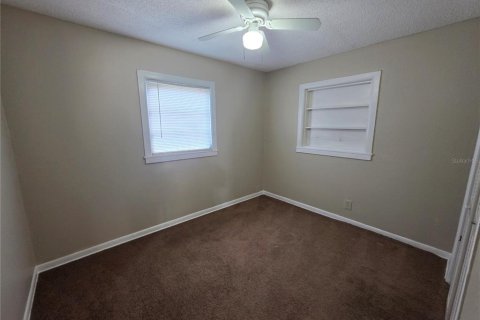 Villa ou maison à louer à Tampa, Floride: 3 chambres, 93.37 m2 № 2425387 - photo 9