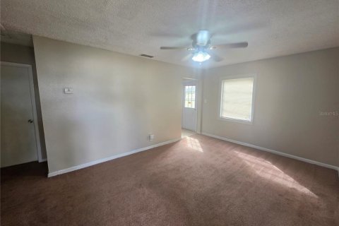 Villa ou maison à louer à Tampa, Floride: 3 chambres, 93.37 m2 № 2425387 - photo 4