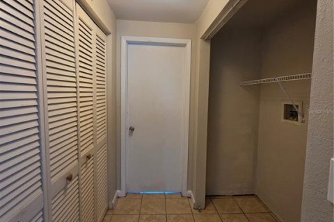 Villa ou maison à louer à Tampa, Floride: 3 chambres, 93.37 m2 № 2425387 - photo 17