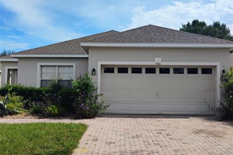 House in Davenport, Florida 4 bedrooms, 135.36 sq.m. № 2393910 - photo 2