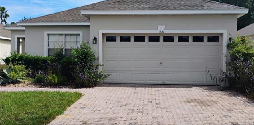 House in Davenport, Florida 4 bedrooms, 135.36 sq.m. № 2393910