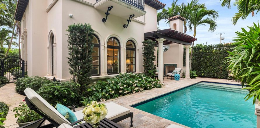 Villa ou maison à Palm Beach, Floride 4 chambres, 284.93 m2 № 2087747