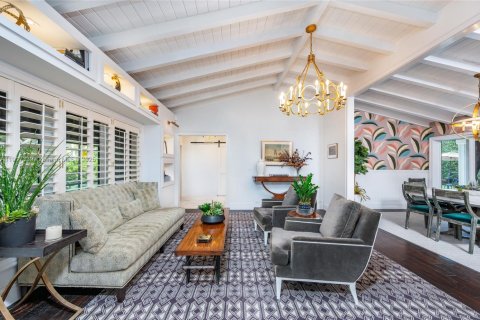 House in Coral Gables, Florida 4 bedrooms, 335.28 sq.m. № 1964249 - photo 12