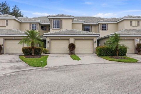 Condo in Port Charlotte, Florida, 3 bedrooms  № 2398560 - photo 2