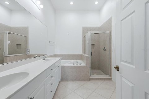 Condo in Port Charlotte, Florida, 3 bedrooms  № 2398560 - photo 22