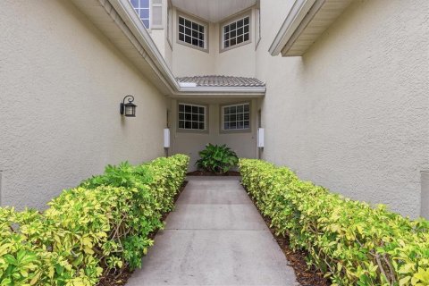 Condo in Port Charlotte, Florida, 3 bedrooms  № 2398560 - photo 3