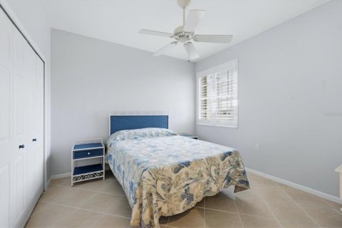 Condo in Port Charlotte, Florida, 3 bedrooms  № 2398560 - photo 25