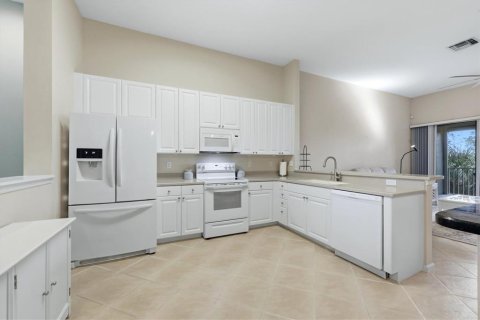 Condo in Port Charlotte, Florida, 3 bedrooms  № 2398560 - photo 15