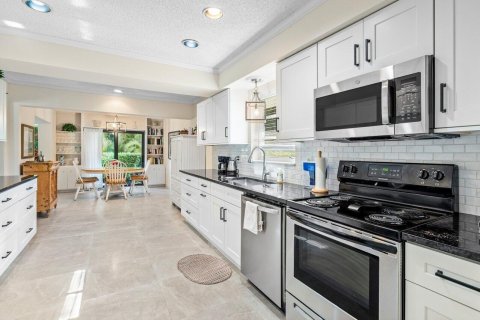 Villa ou maison à vendre à Boynton Beach, Floride: 3 chambres, 214.98 m2 № 2145982 - photo 15