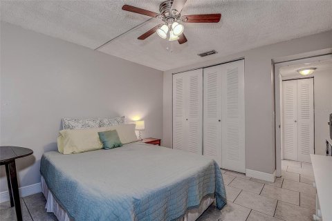 Condo in Clearwater, Florida, 2 bedrooms  № 1322719 - photo 17