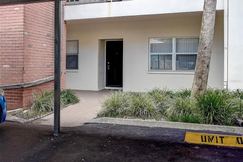Condo in Clearwater, Florida, 2 bedrooms  № 1322719 - photo 2