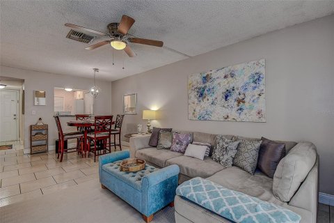 Condo in Clearwater, Florida, 2 bedrooms  № 1322719 - photo 10