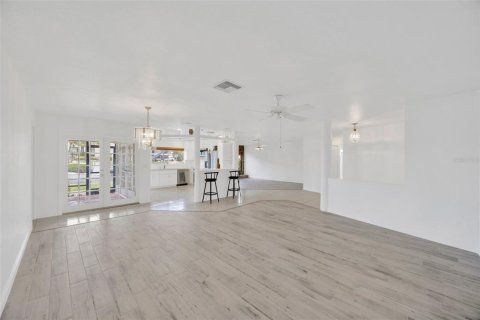 Casa en venta en Port Richey, Florida, 3 dormitorios, 186.36 m2 № 1813436 - foto 29