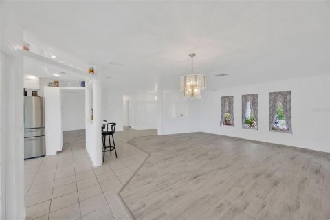 Casa en venta en Port Richey, Florida, 3 dormitorios, 186.36 m2 № 1813436 - foto 30