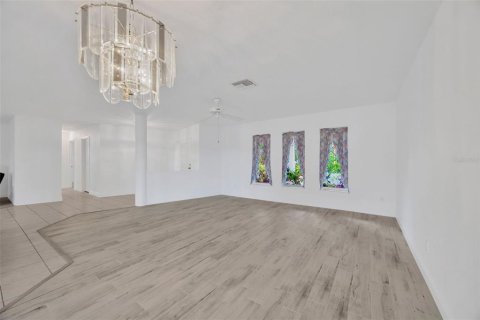 Casa en venta en Port Richey, Florida, 3 dormitorios, 186.36 m2 № 1813436 - foto 28