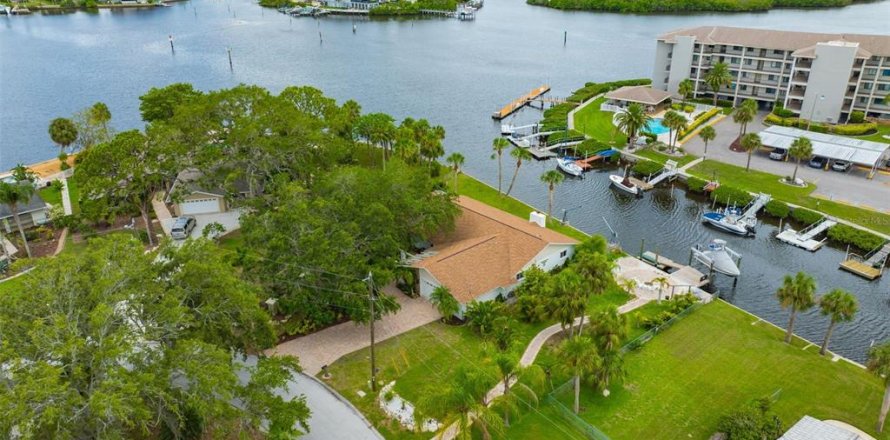 Casa en Port Richey, Florida 3 dormitorios, 186.36 m2 № 1813436