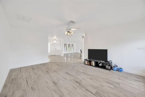 Casa en venta en Port Richey, Florida, 3 dormitorios, 186.36 m2 № 1813436 - foto 26